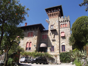 Гостиница Hotel La Vela-Castello Il Rifugio  Санта Маргарита Лигуре